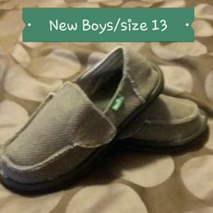 Boys shoes